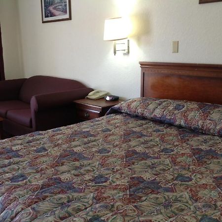 Budget Host Hempstead Inn Brookhollow/Energy Corridor Houston Bagian luar foto