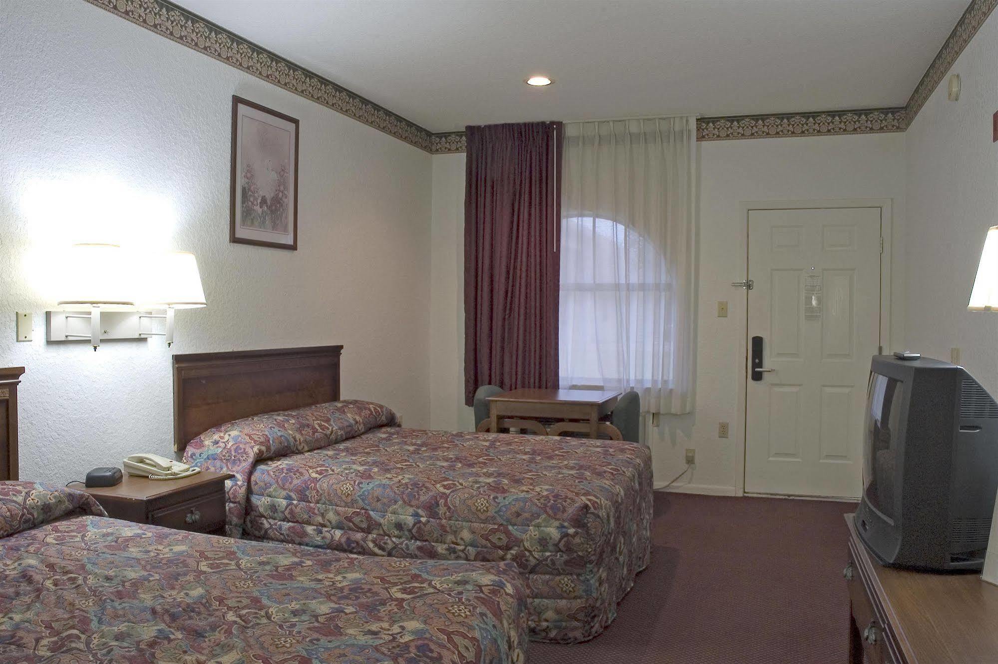 Budget Host Hempstead Inn Brookhollow/Energy Corridor Houston Bagian luar foto