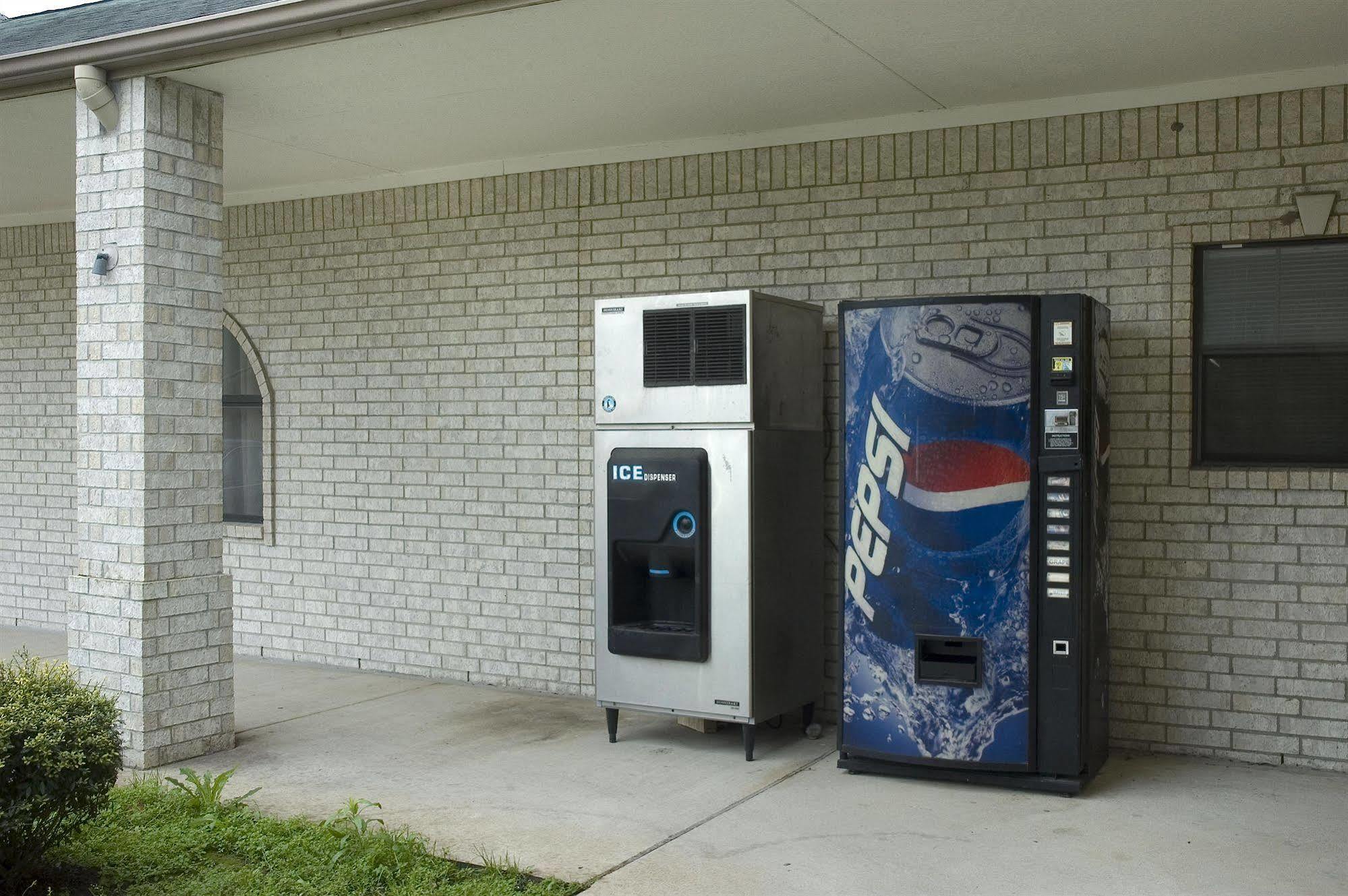Budget Host Hempstead Inn Brookhollow/Energy Corridor Houston Bagian luar foto
